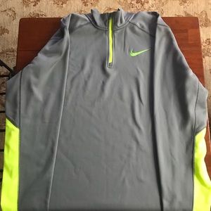 EUC - Nike Thermafit 1/4 Zip Fleece Long Sleeve
